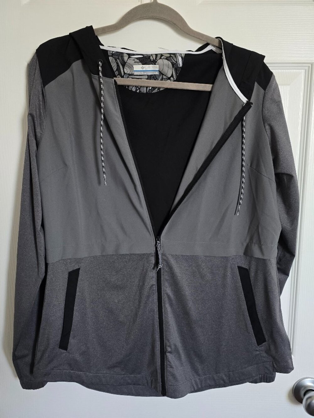 Columbia SPF Block Full-Zip Jacket – Grey – Size L – Never Worn